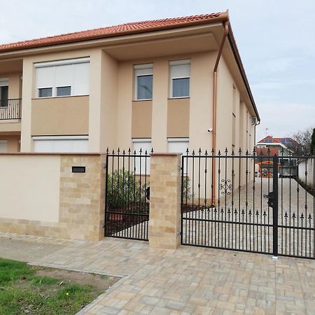 Imola Es Andrea Apartmanhaz 3 Hajdúszoboszló Екстериор снимка