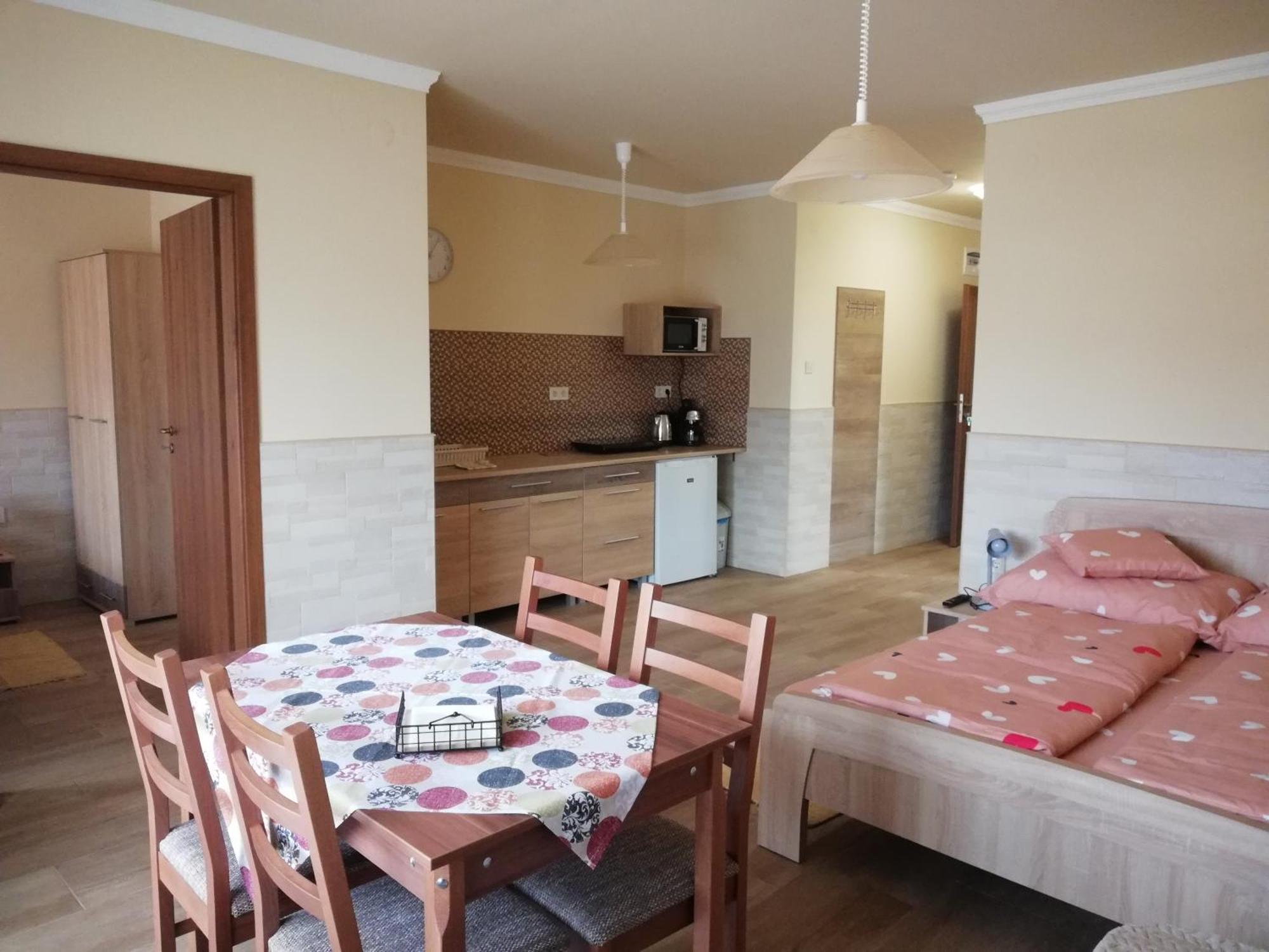 Imola Es Andrea Apartmanhaz 3 Hajdúszoboszló Екстериор снимка