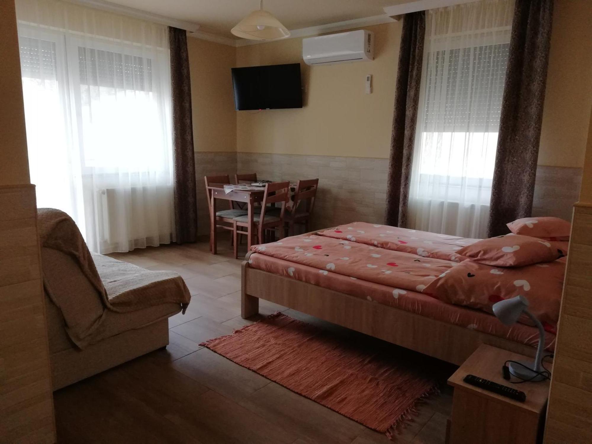 Imola Es Andrea Apartmanhaz 3 Hajdúszoboszló Екстериор снимка