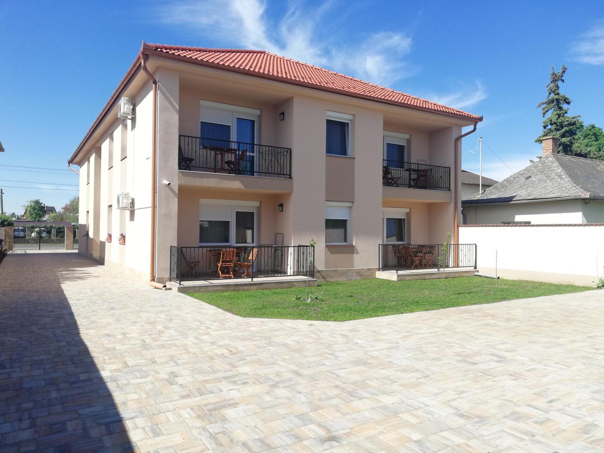 Imola Es Andrea Apartmanhaz 3 Hajdúszoboszló Екстериор снимка